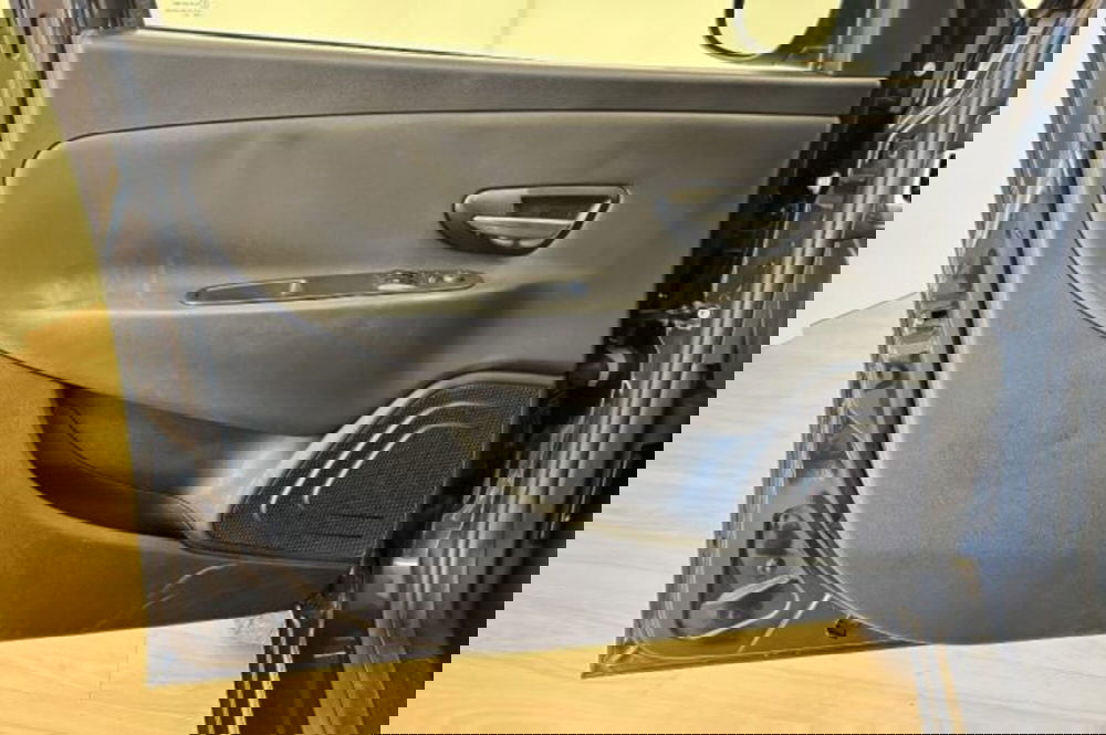 Lancia Ypsilon usata a Latina (12)