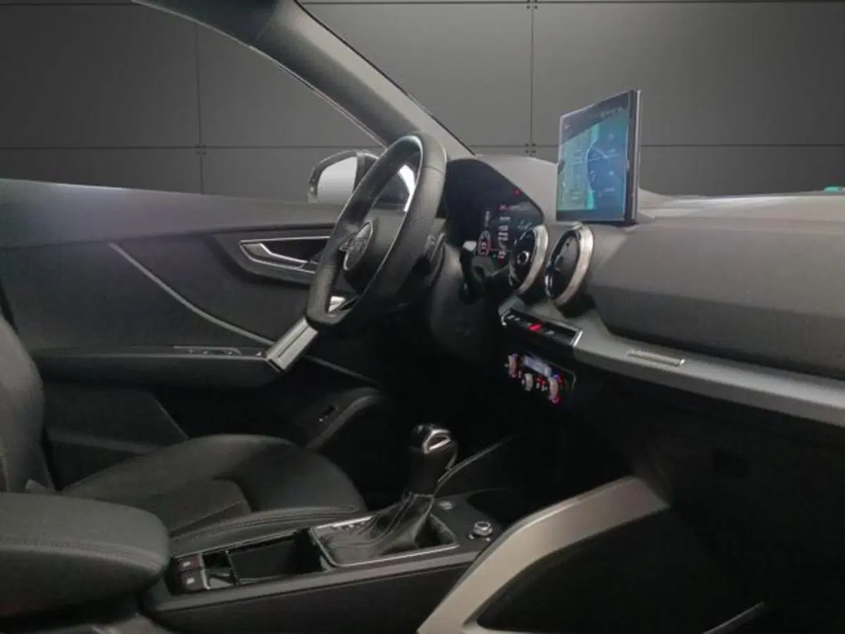 Audi Q2 usata a Milano (11)