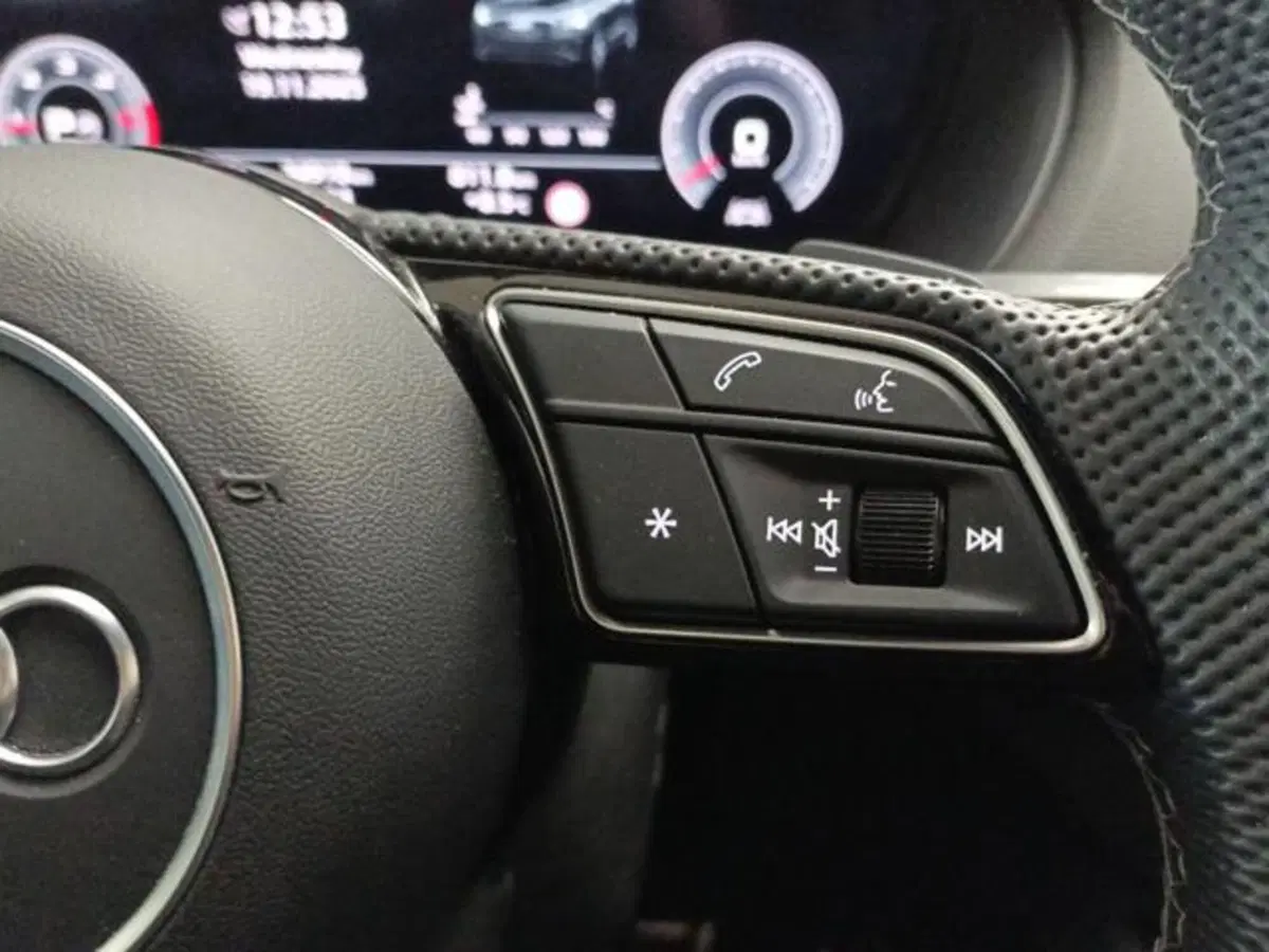 Audi Q2 usata a Milano (12)