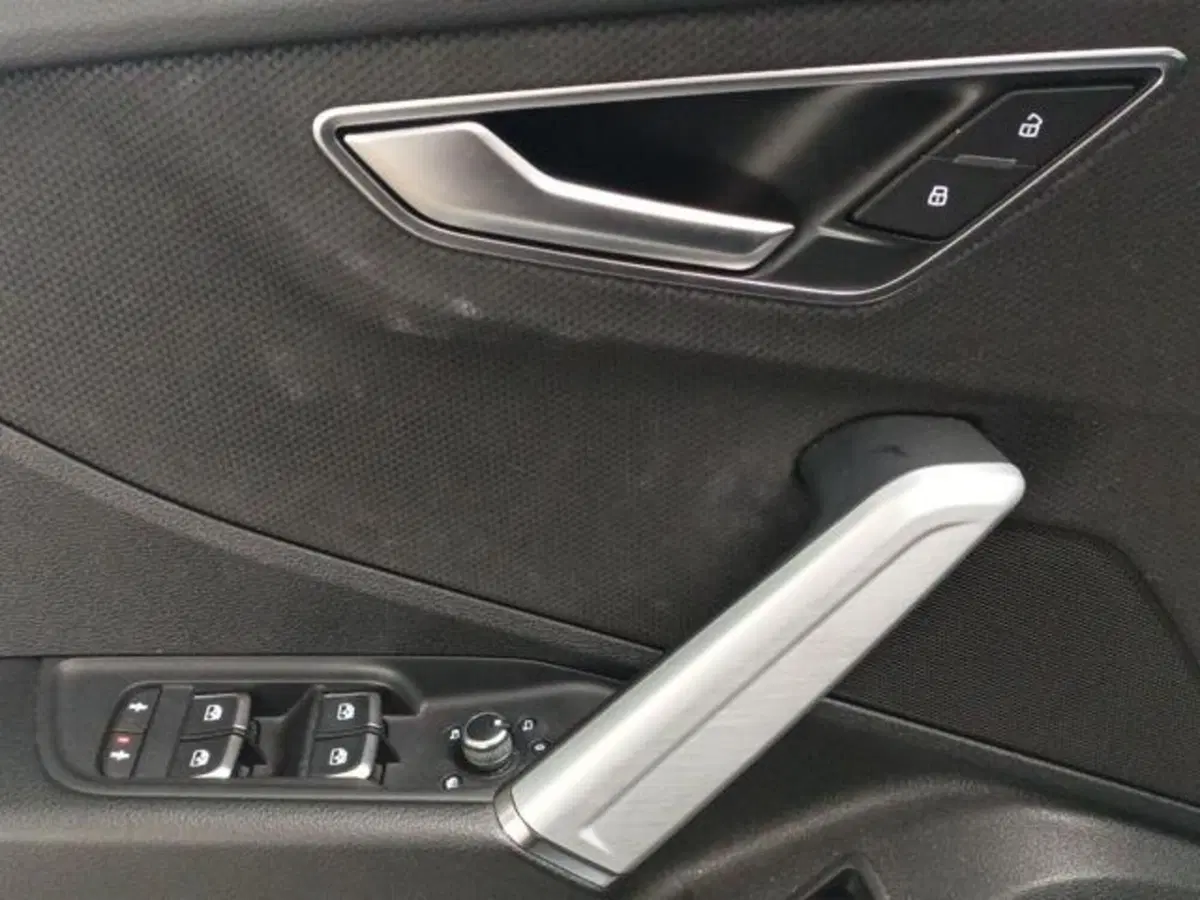 Audi Q2 usata a Milano (16)