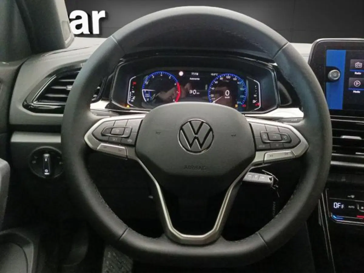 Volkswagen T-Roc Cabrio nuova a Milano (10)