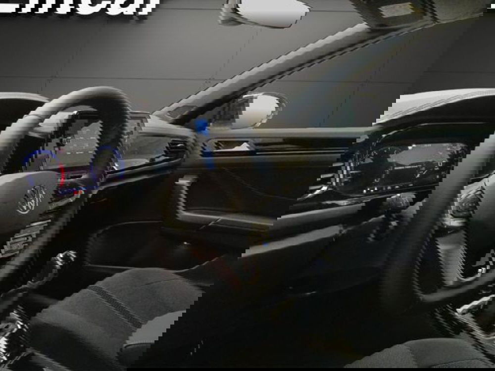 Volkswagen T-Roc Cabrio nuova a Milano (12)