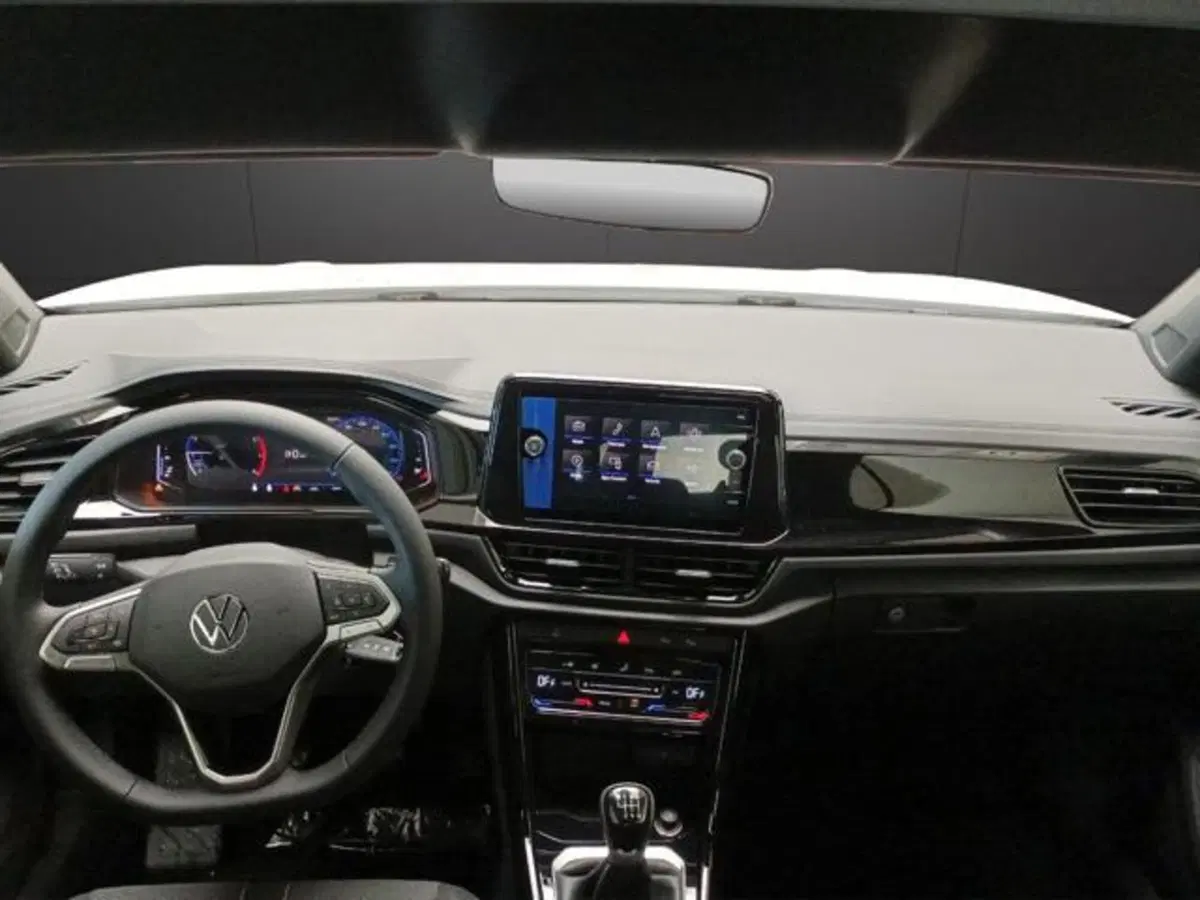 Volkswagen T-Roc Cabrio nuova a Milano (13)