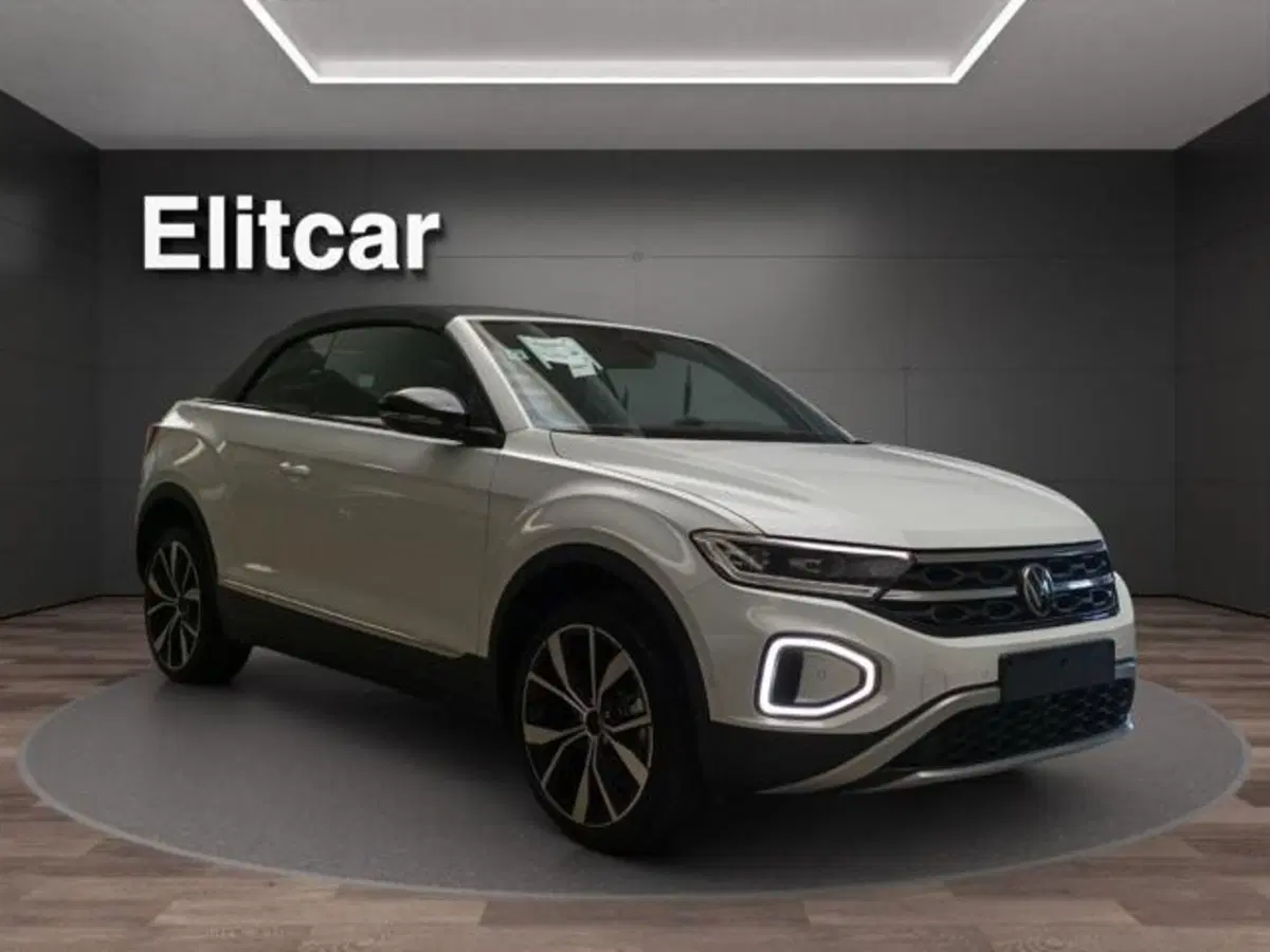 Volkswagen T-Roc Cabrio nuova a Milano (2)