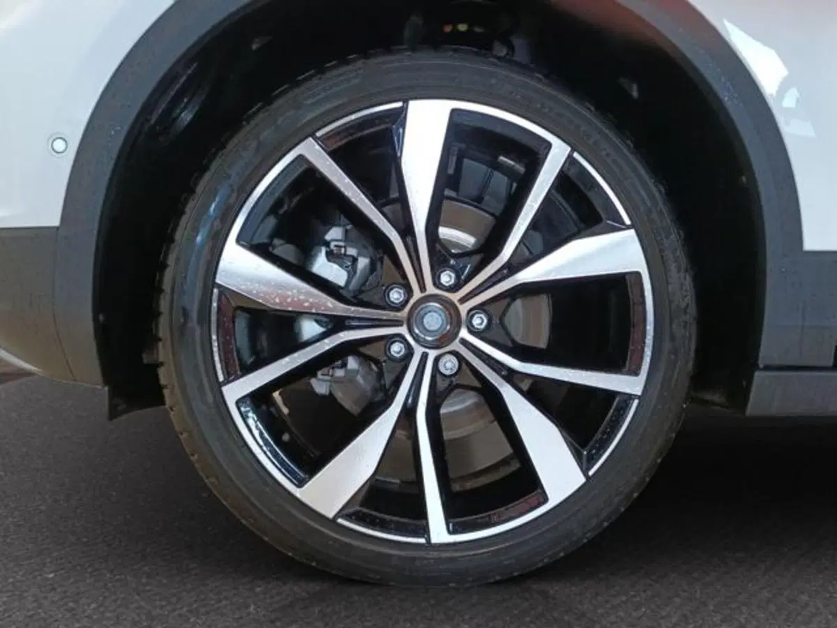 Volkswagen T-Roc Cabrio nuova a Milano (7)