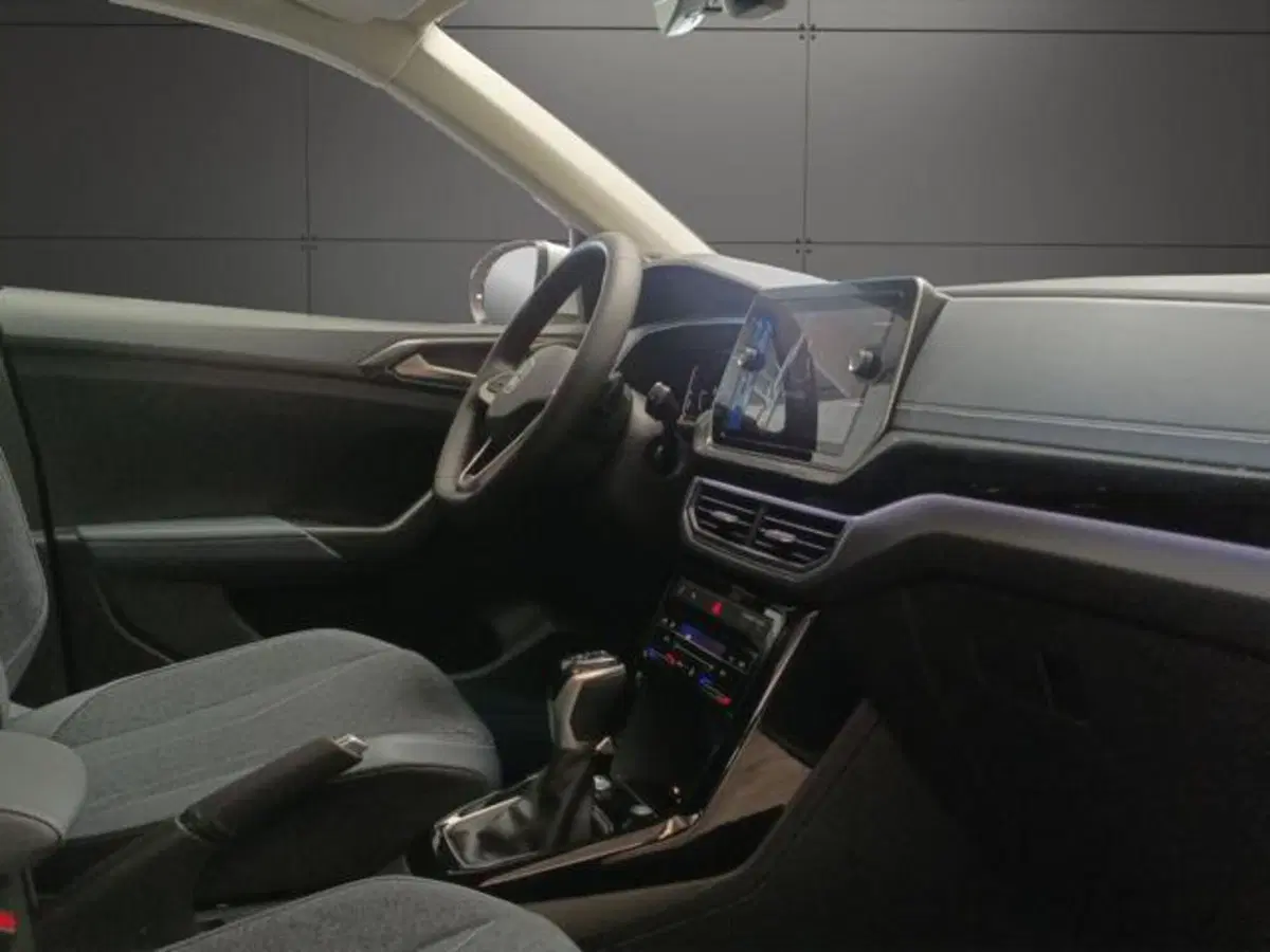 Volkswagen T-Cross nuova a Milano (11)