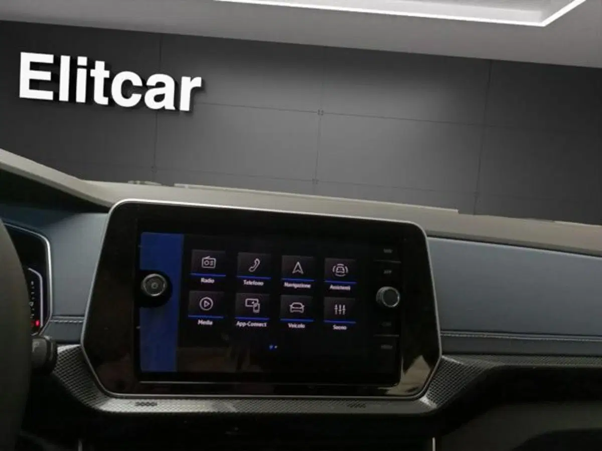 Volkswagen T-Cross nuova a Milano (14)