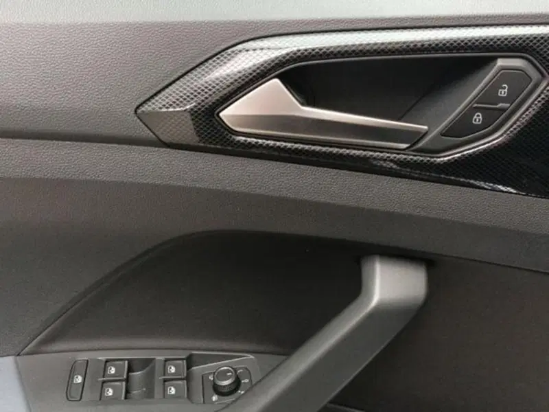 Volkswagen T-Cross nuova a Milano (17)