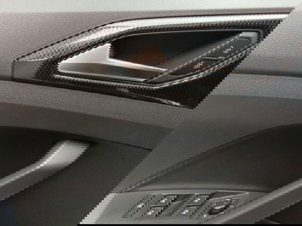 Volkswagen T-Cross nuova a Milano (18)