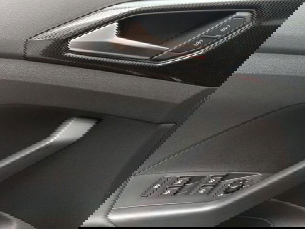 Volkswagen T-Cross nuova a Milano (15)