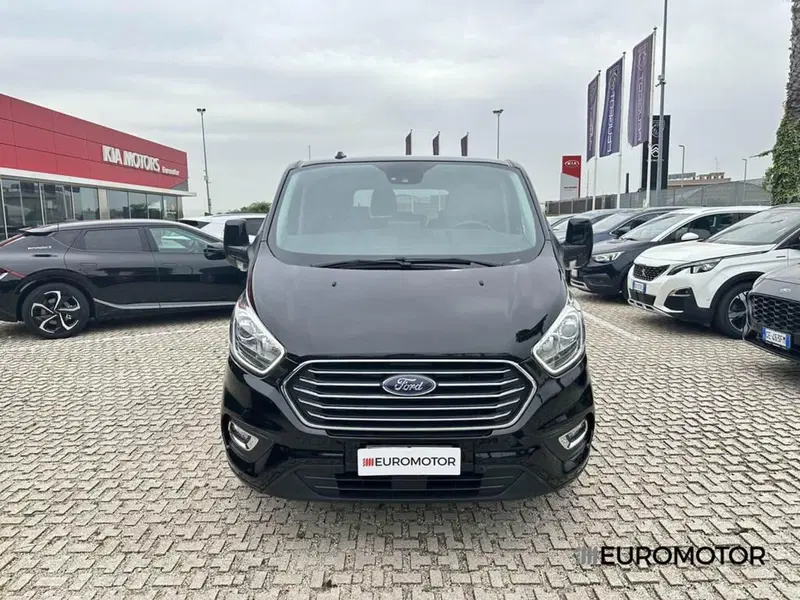 Ford Tourneo Custom usata a Bari (2)
