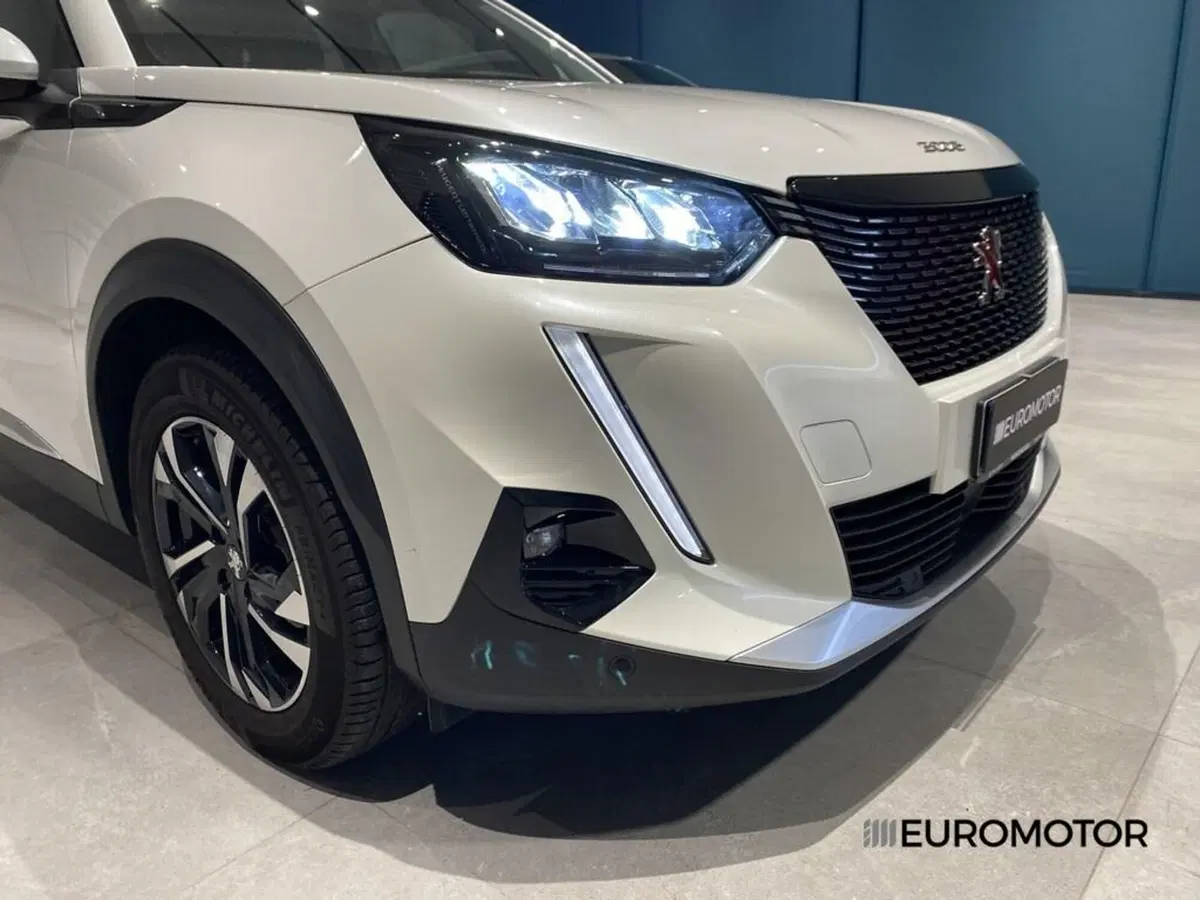 Peugeot 2008 usata a Bari (4)