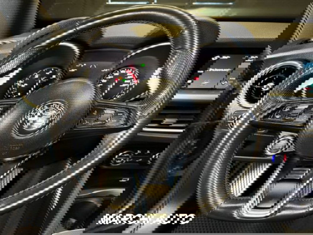 Alfa Romeo Stelvio usata a Perugia (18)