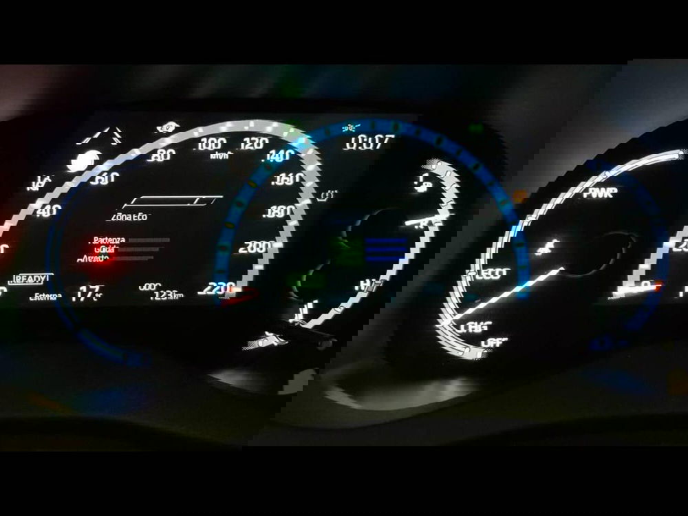 Toyota Yaris Cross nuova a Torino (8)