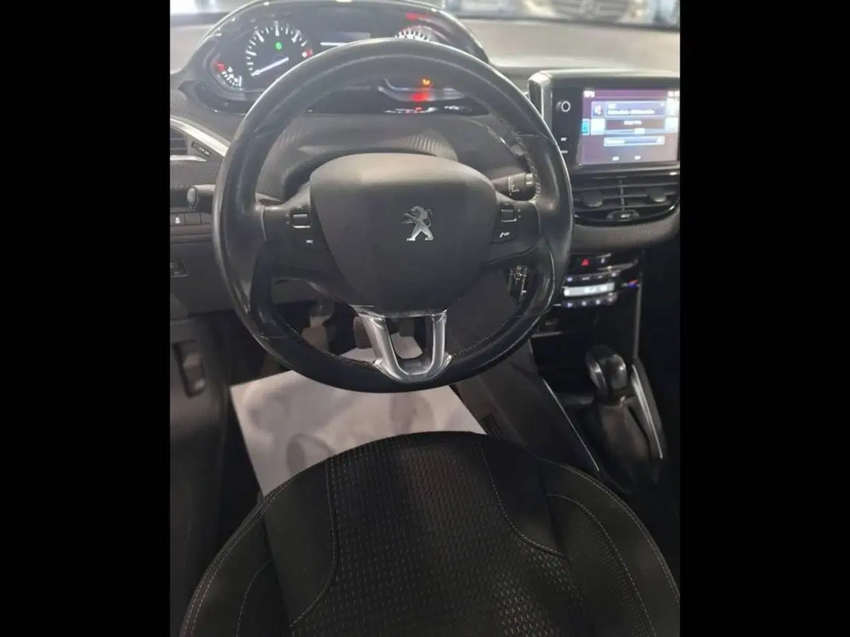 Peugeot 208 usata a Torino (10)