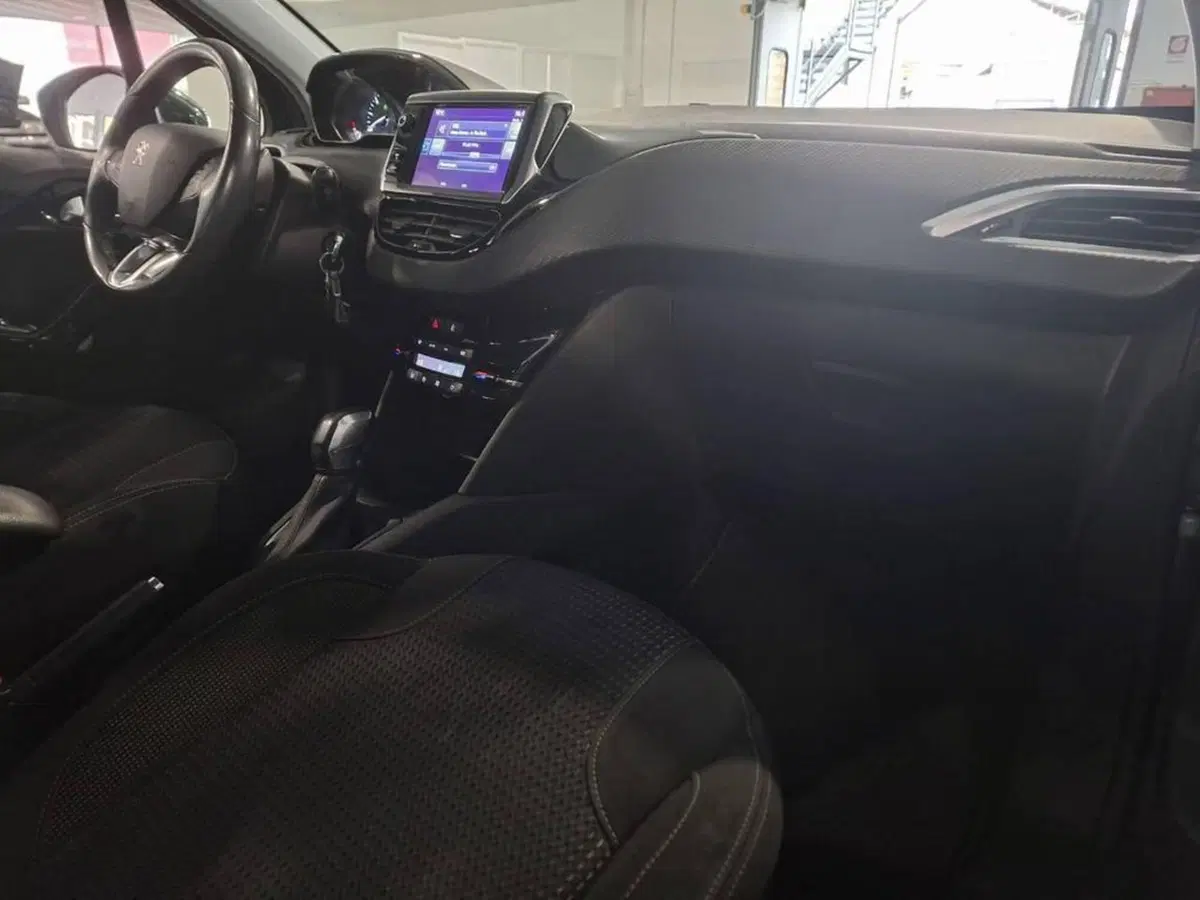 Peugeot 208 usata a Torino (11)