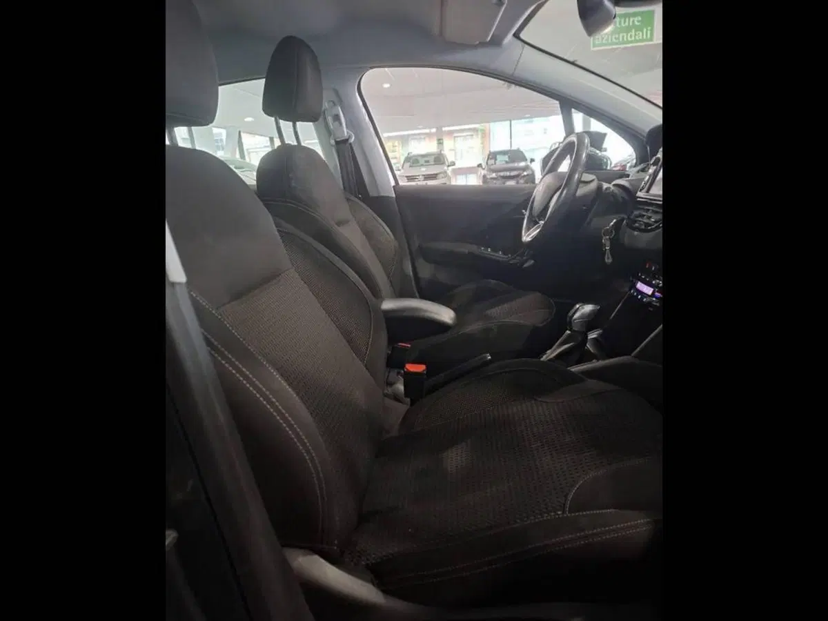 Peugeot 208 usata a Torino (13)