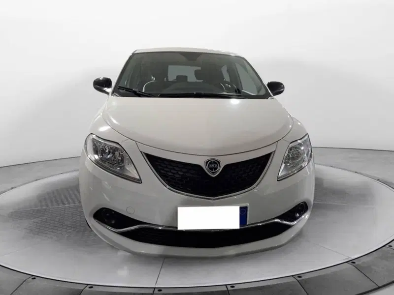 Lancia Ypsilon usata a Torino (2)
