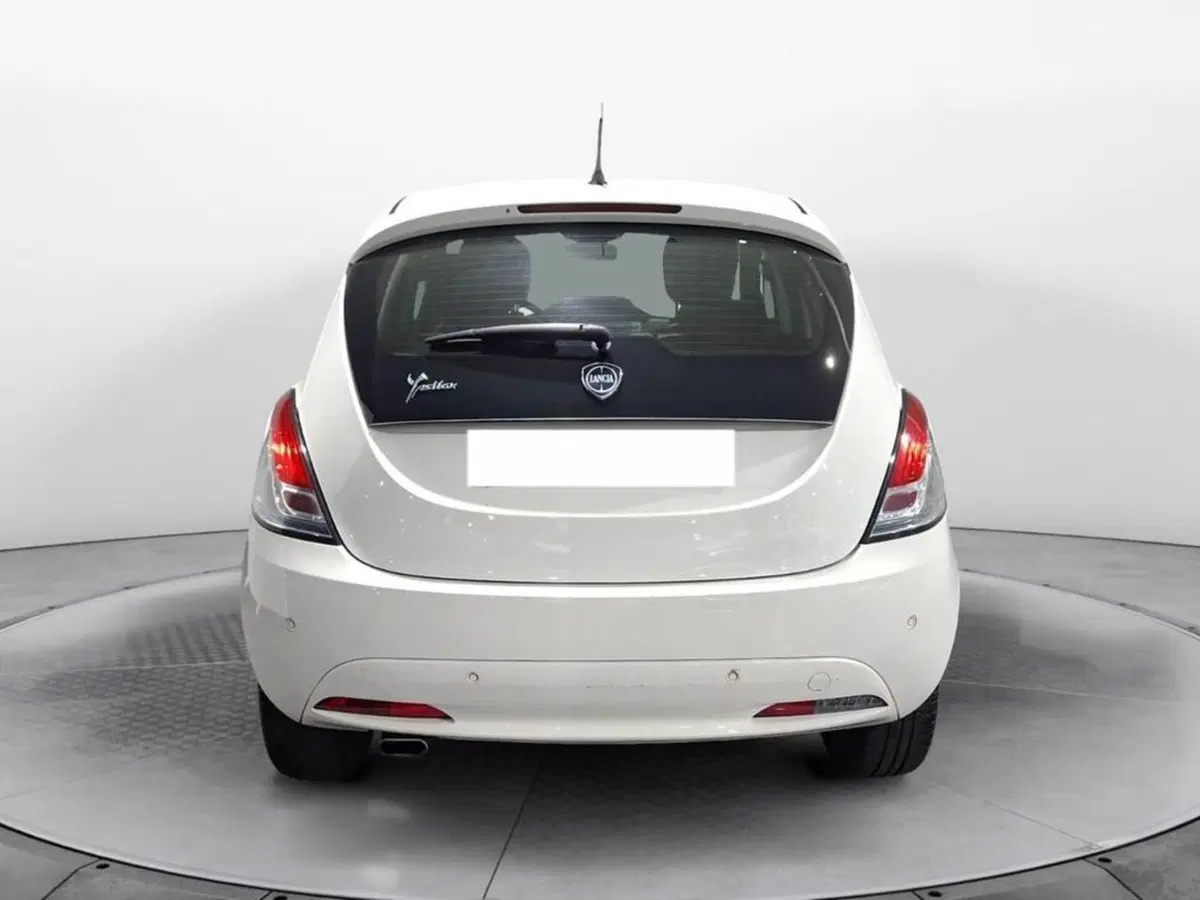 Lancia Ypsilon usata a Torino (5)