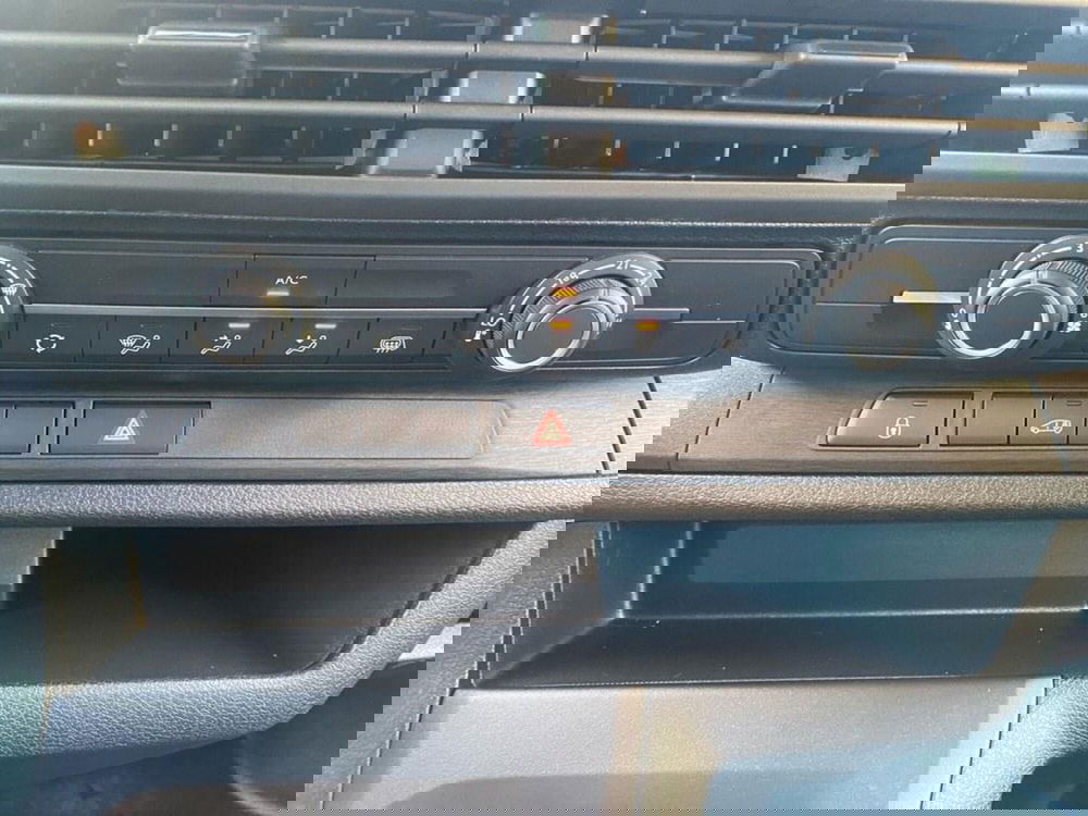 Opel Vivaro Furgone nuova a Torino (11)