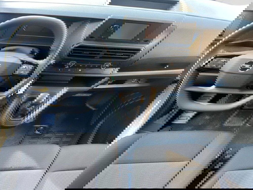 Opel Vivaro Furgone nuova a Torino (6)