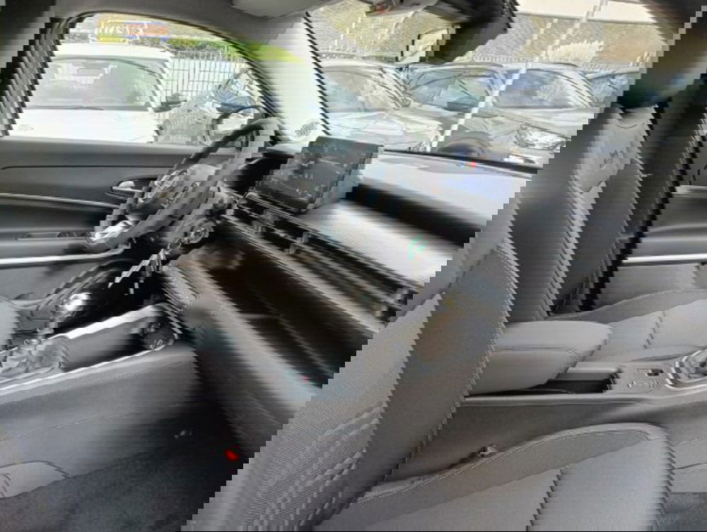 Jeep Avenger nuova a Brescia (18)