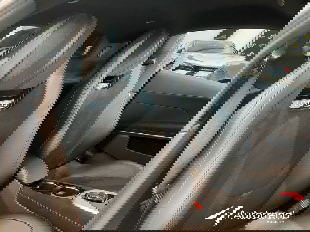 Lotus Emira usata a Bari (10)