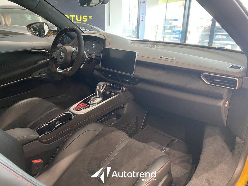 Lotus Emira usata a Bari (11)