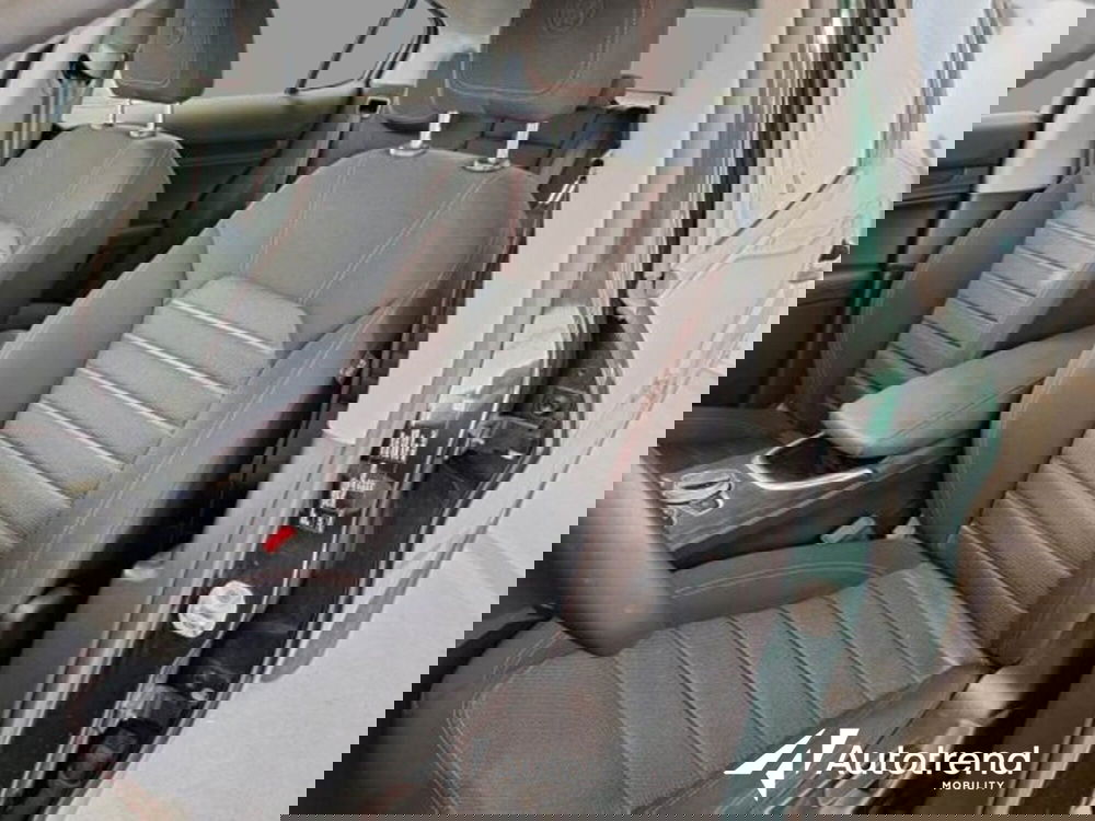 Alfa Romeo Stelvio usata a Bari (4)