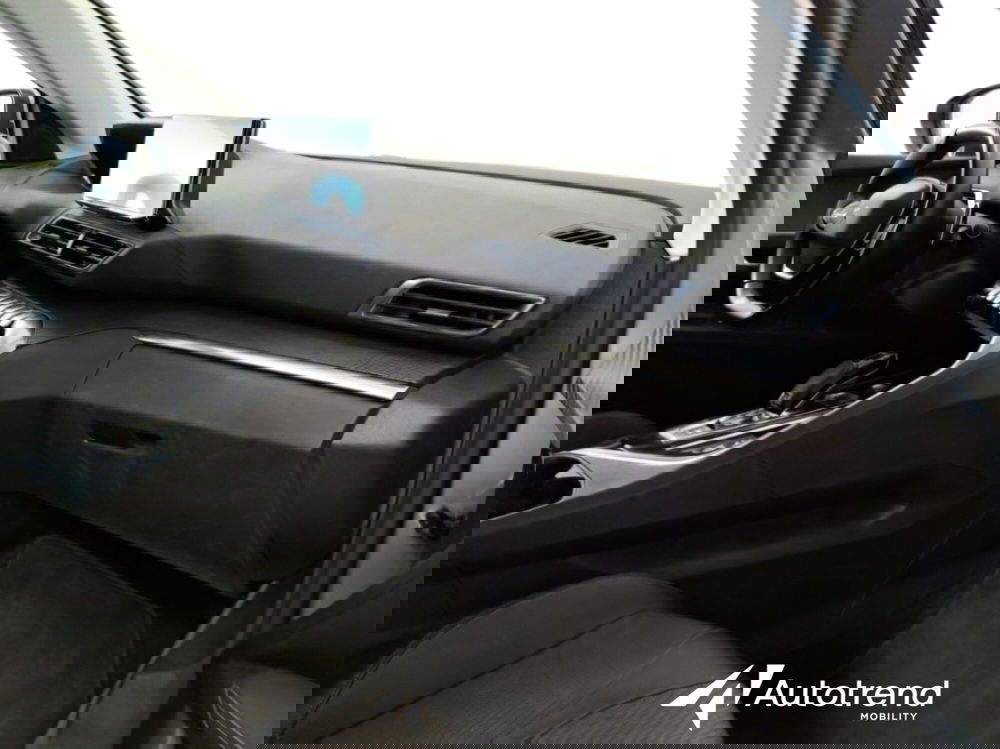Peugeot 3008 usata a Bari (9)