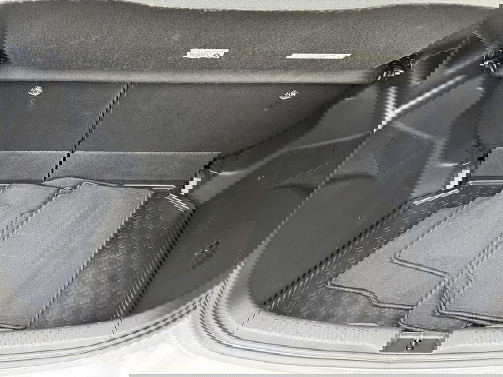 Toyota Yaris usata a Como (12)