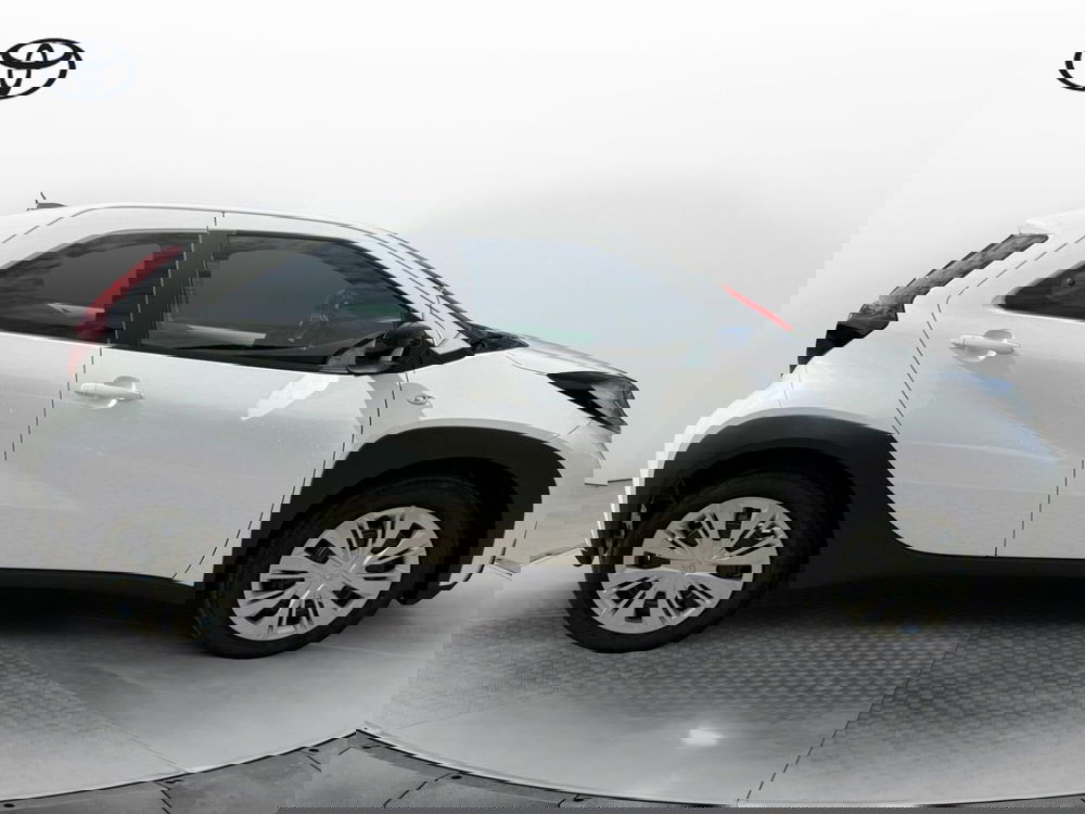 Toyota Aygo X nuova a Como (8)