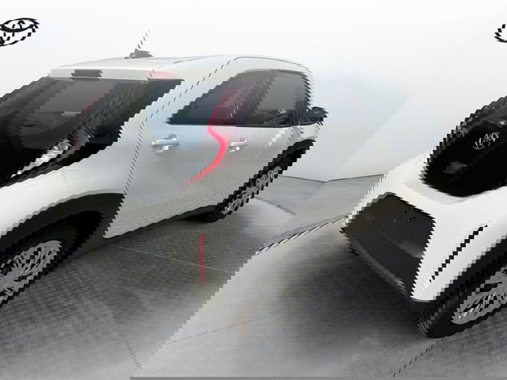 Toyota Aygo X nuova a Como (11)