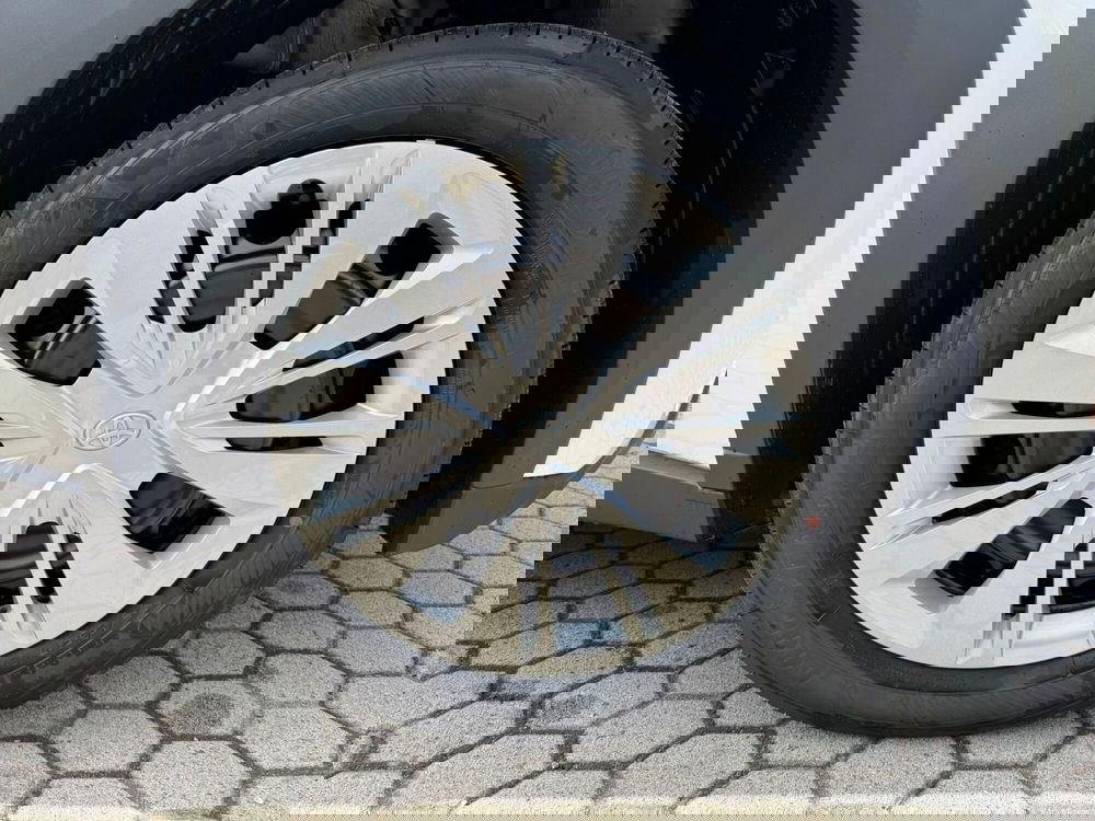 Toyota Aygo X nuova a Como (9)