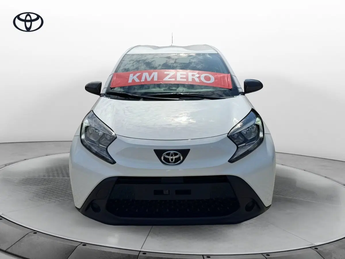 Toyota Aygo X nuova a Como (5)