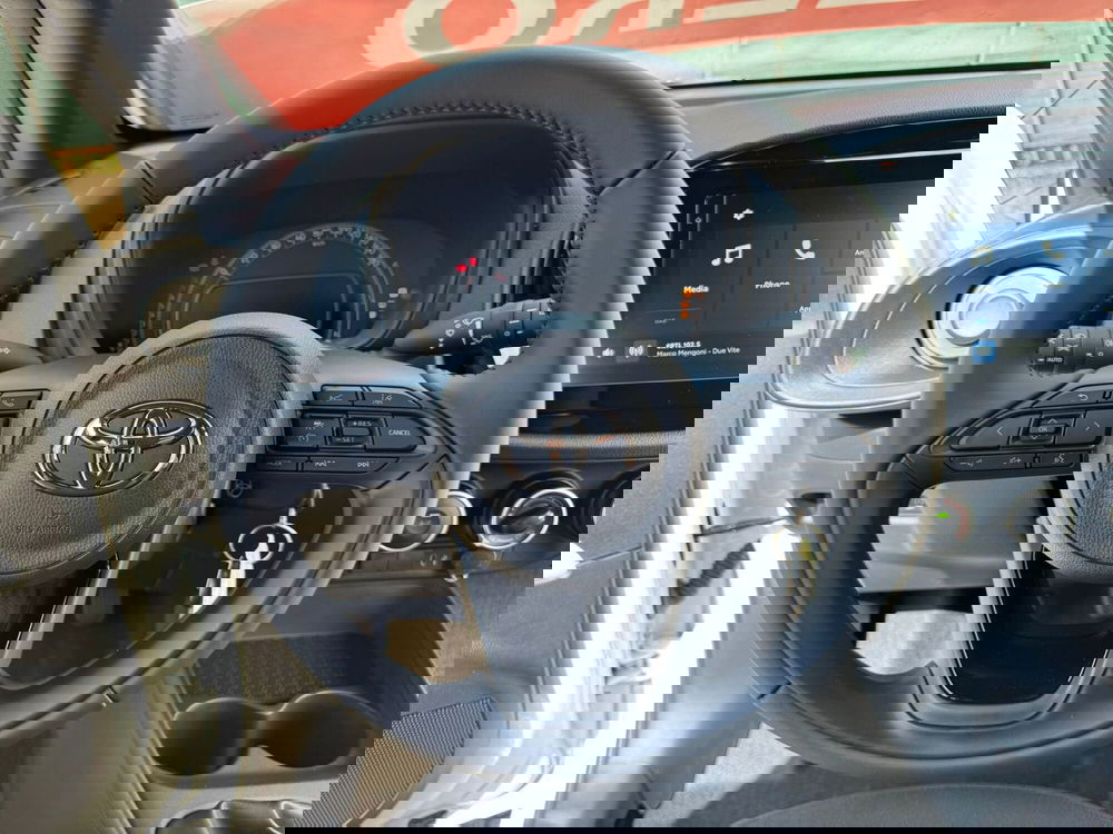 Toyota Aygo X nuova a Como (9)