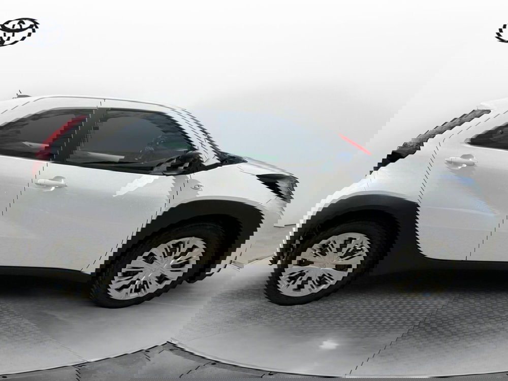 Toyota Aygo X nuova a Como (11)