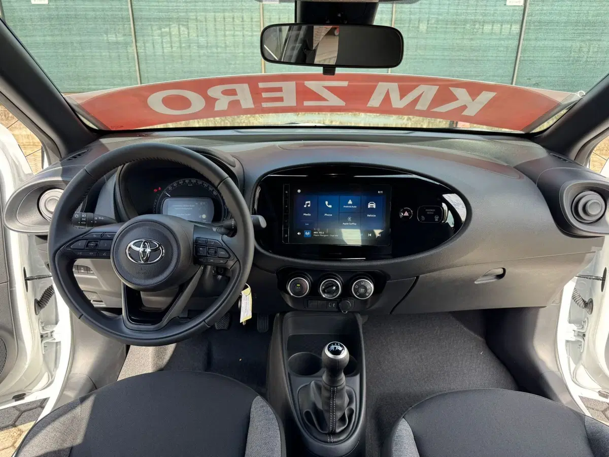 Toyota Aygo X nuova a Como (8)