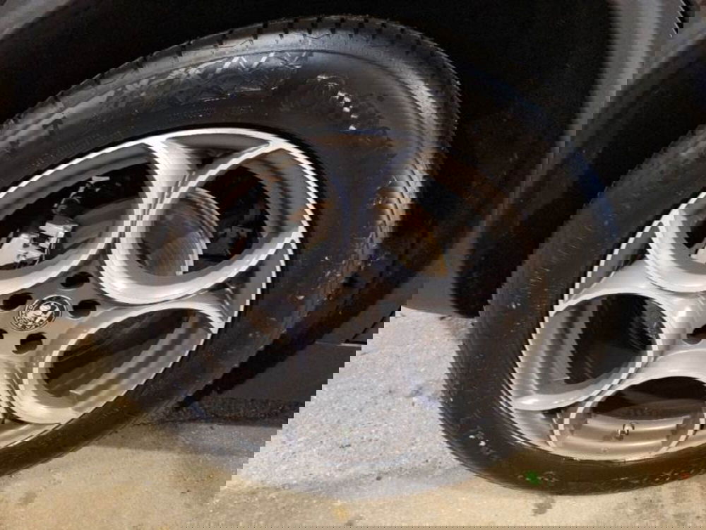 Alfa Romeo Stelvio usata a Salerno (18)