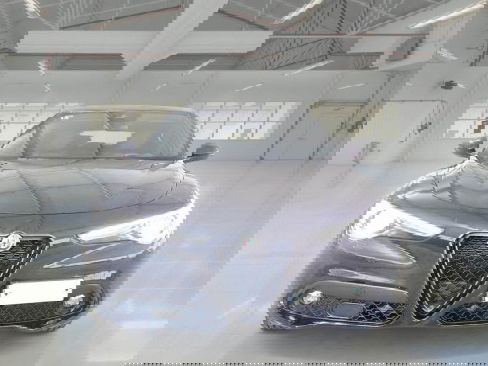 Alfa Romeo Stelvio usata a Salerno (2)