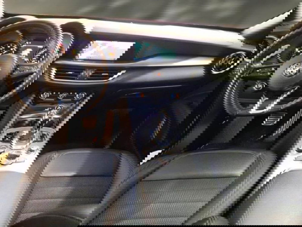 Alfa Romeo Stelvio usata a Salerno (9)