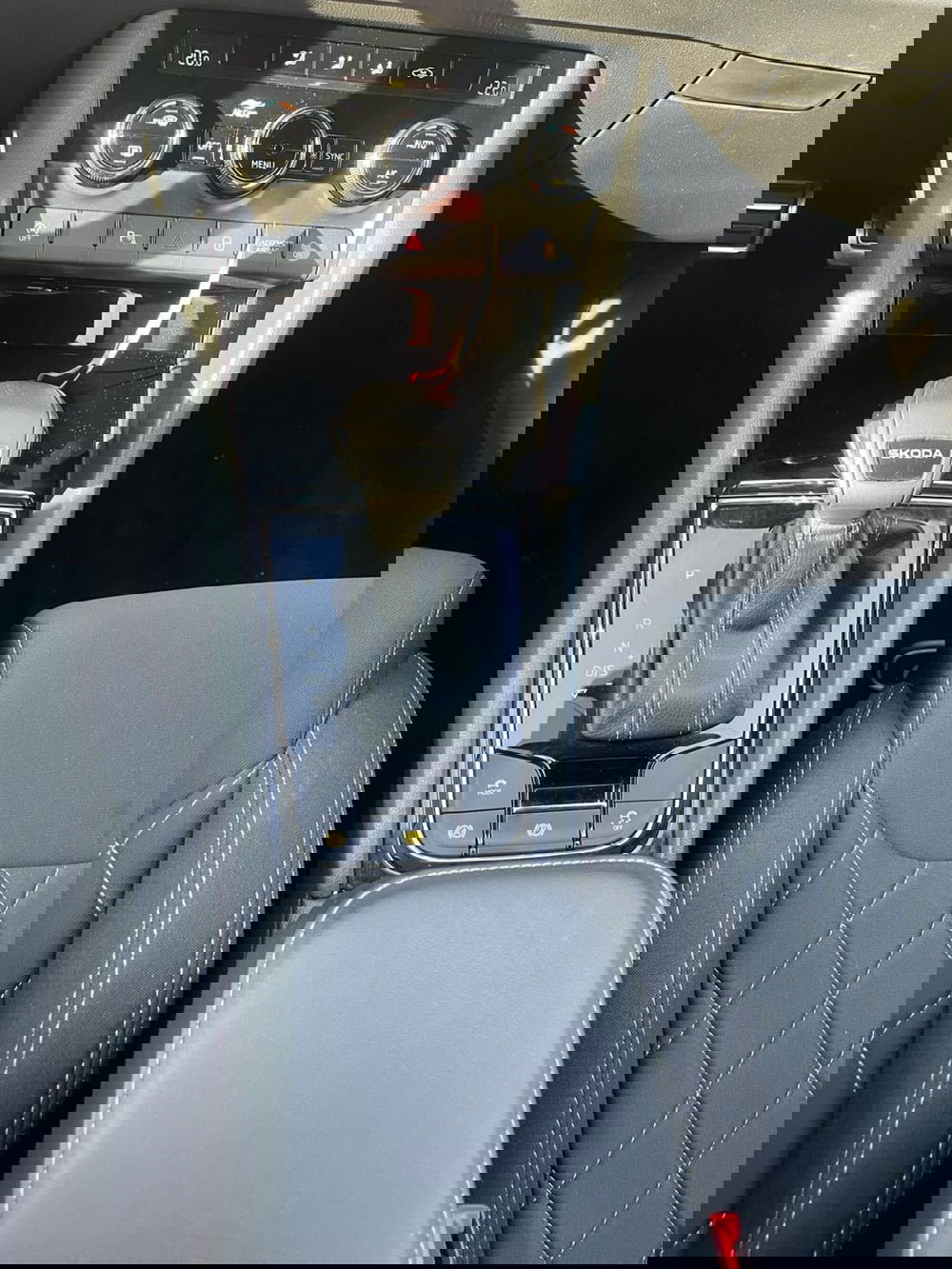 Skoda Karoq usata a Milano (17)