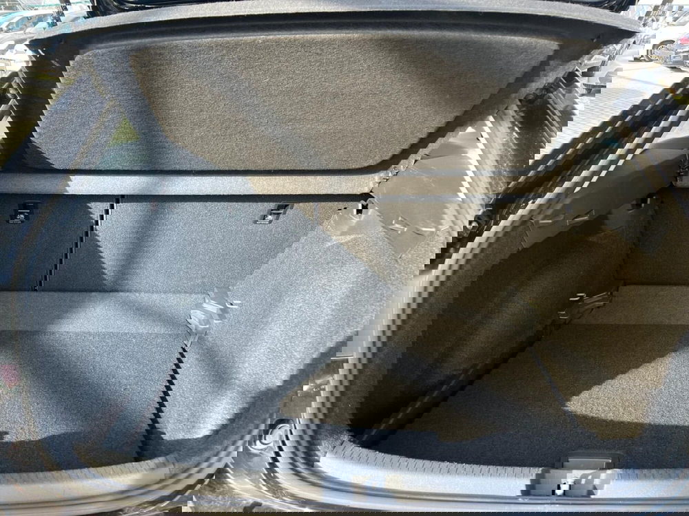 Volkswagen Taigo usata a Milano (10)