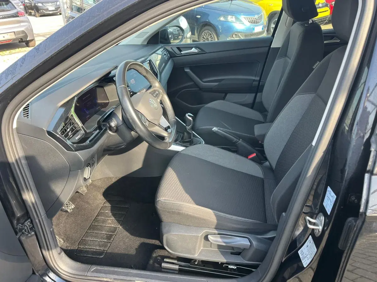 Volkswagen Taigo usata a Milano (11)