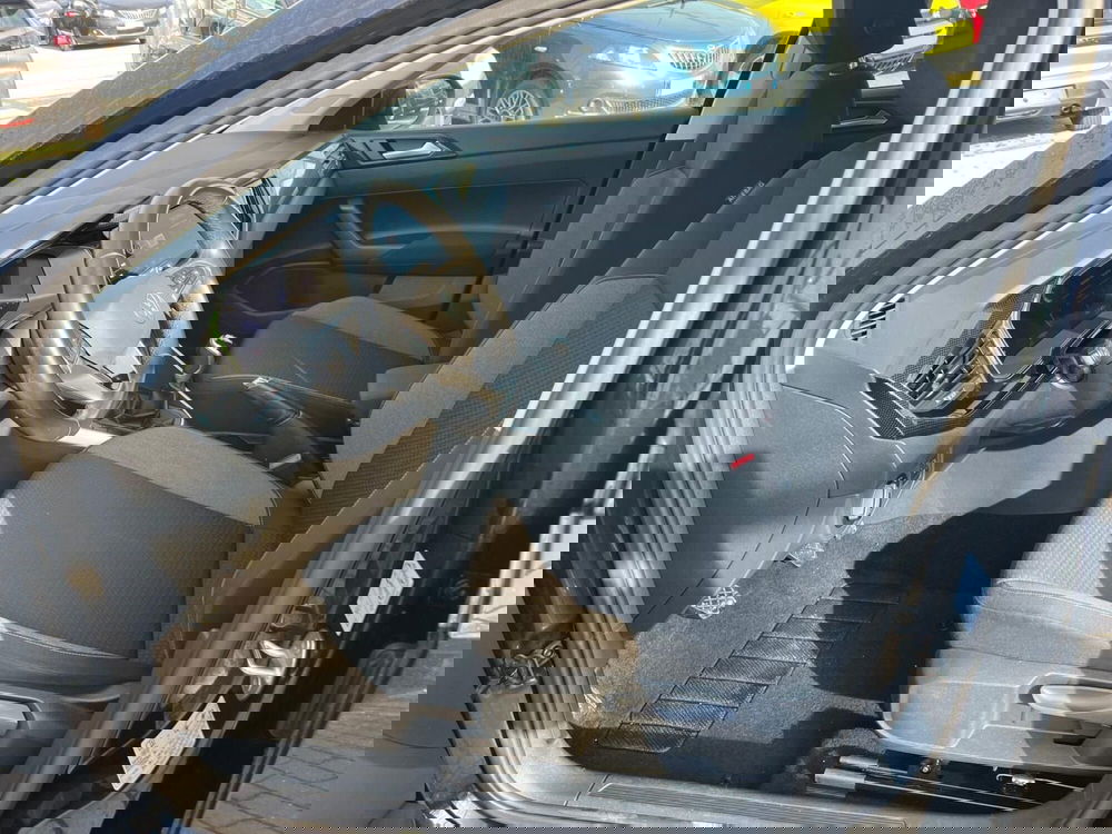 Volkswagen Taigo usata a Milano (11)