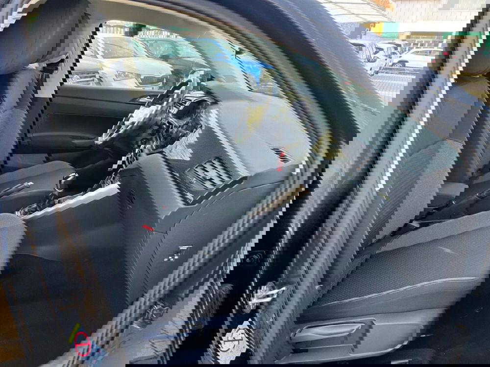 Volkswagen Taigo usata a Milano (12)