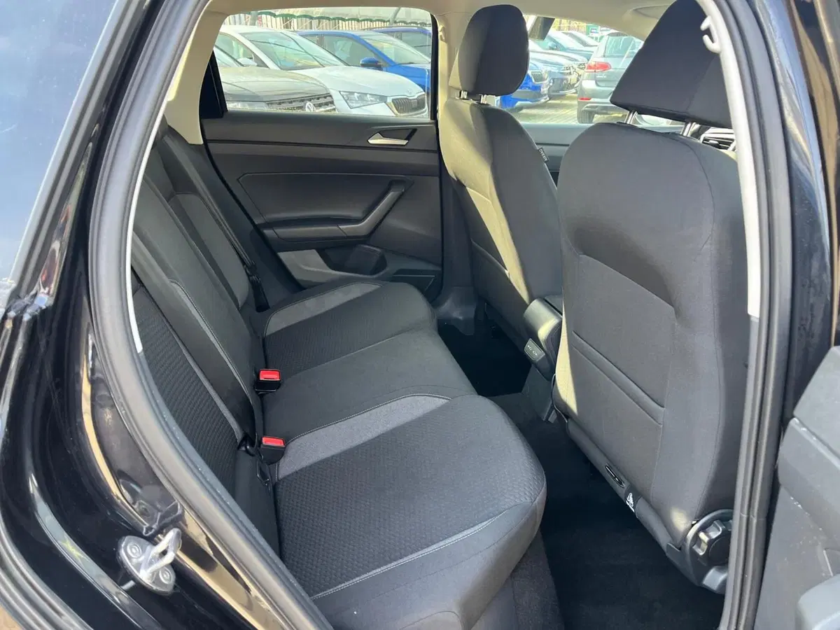 Volkswagen Taigo usata a Milano (13)