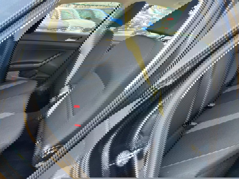 Volkswagen Taigo usata a Milano (13)