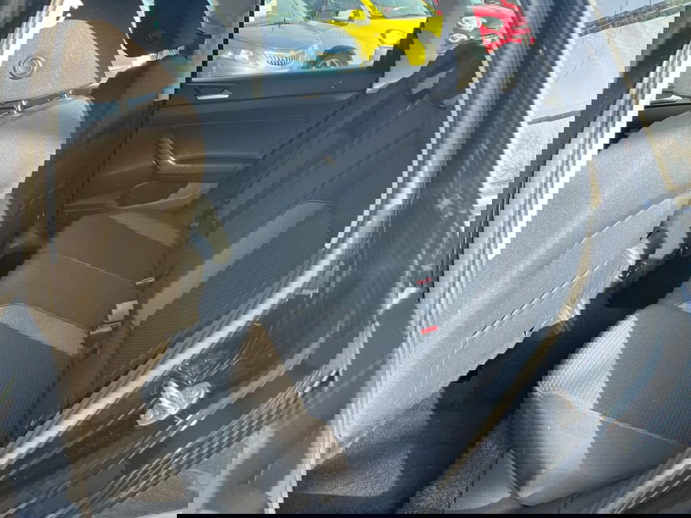 Volkswagen Taigo usata a Milano (14)