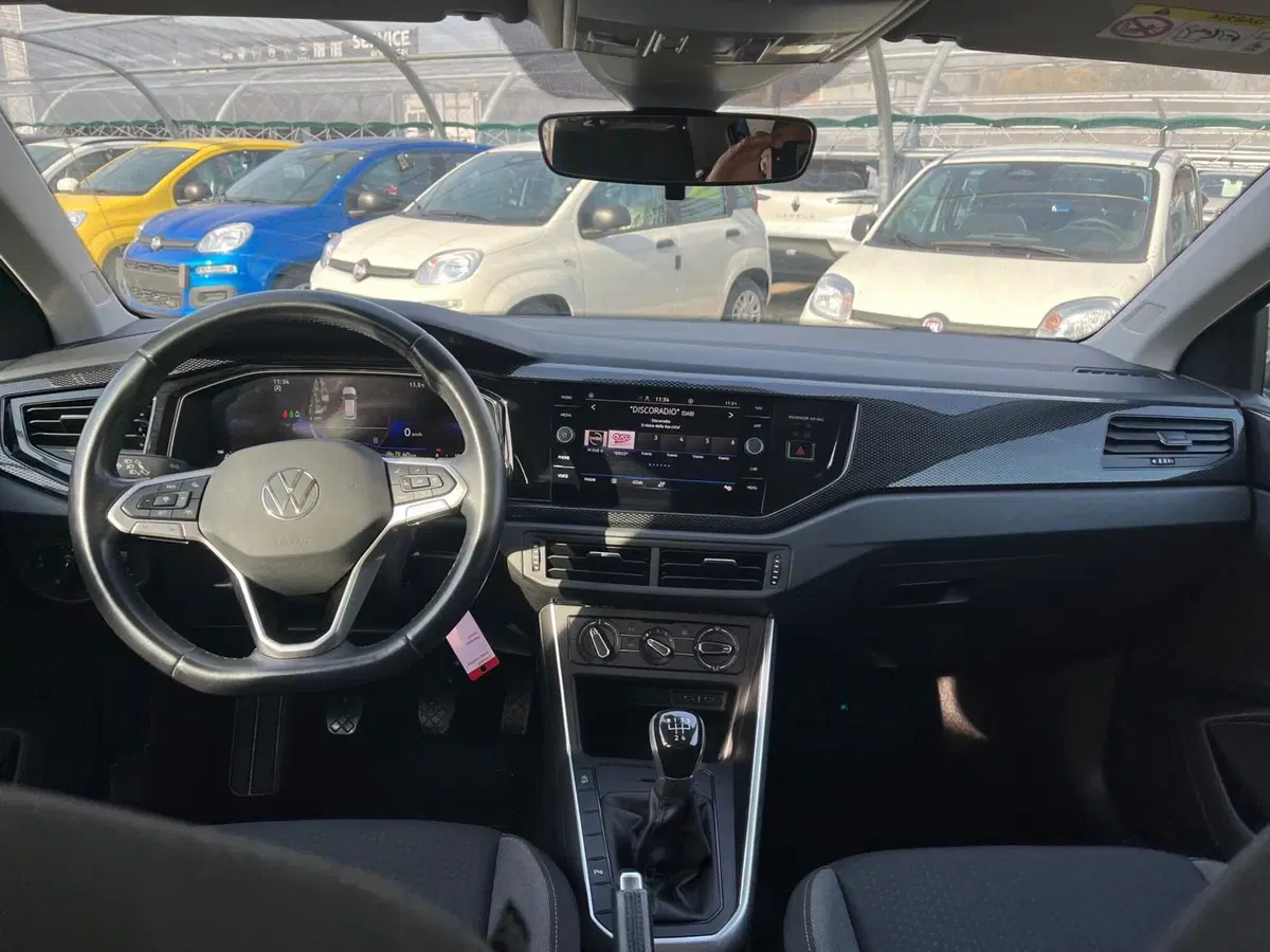 Volkswagen Taigo usata a Milano (15)